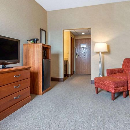 Quality Inn & Suites Mansfield Exterior photo