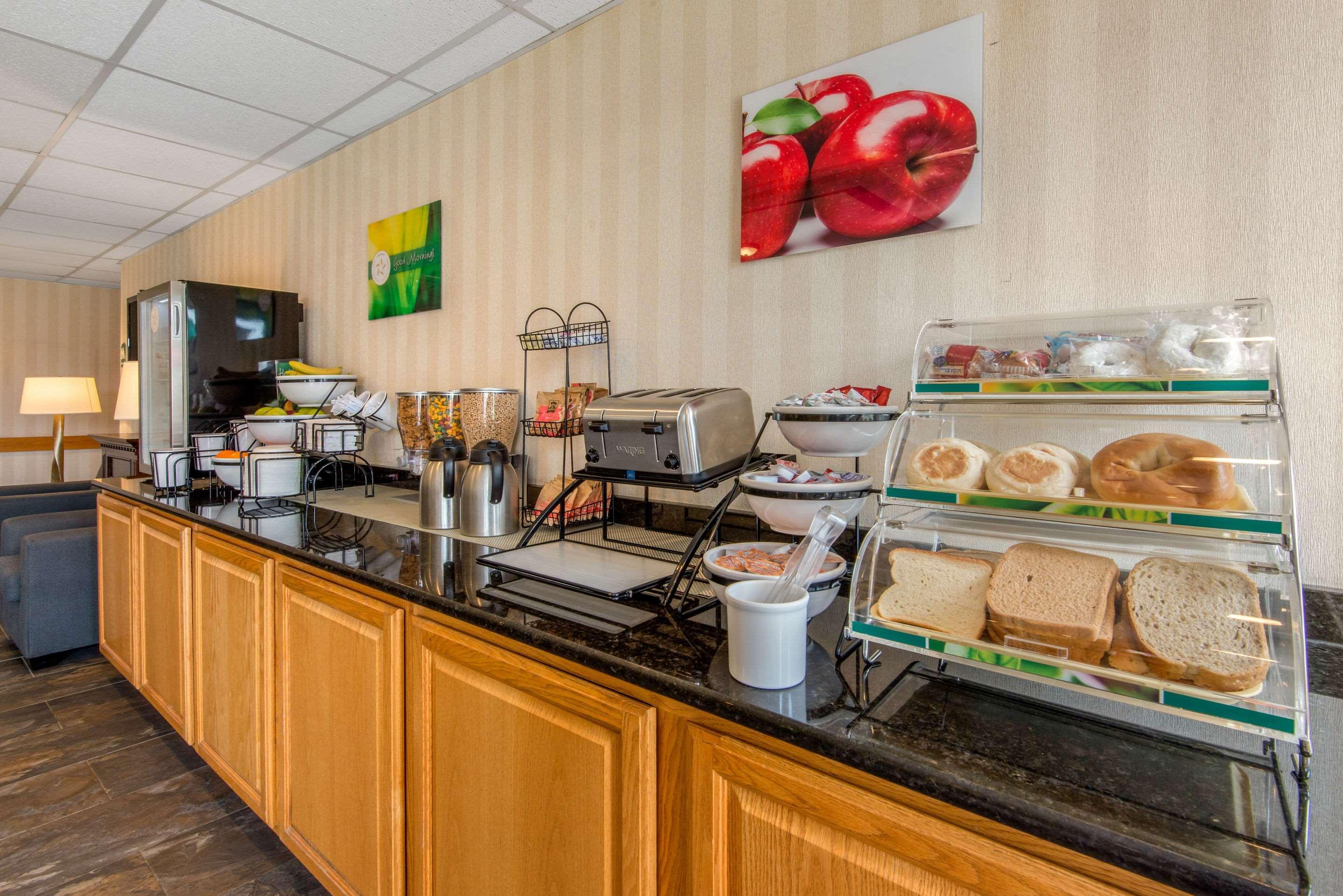 Quality Inn & Suites Mansfield Exterior photo