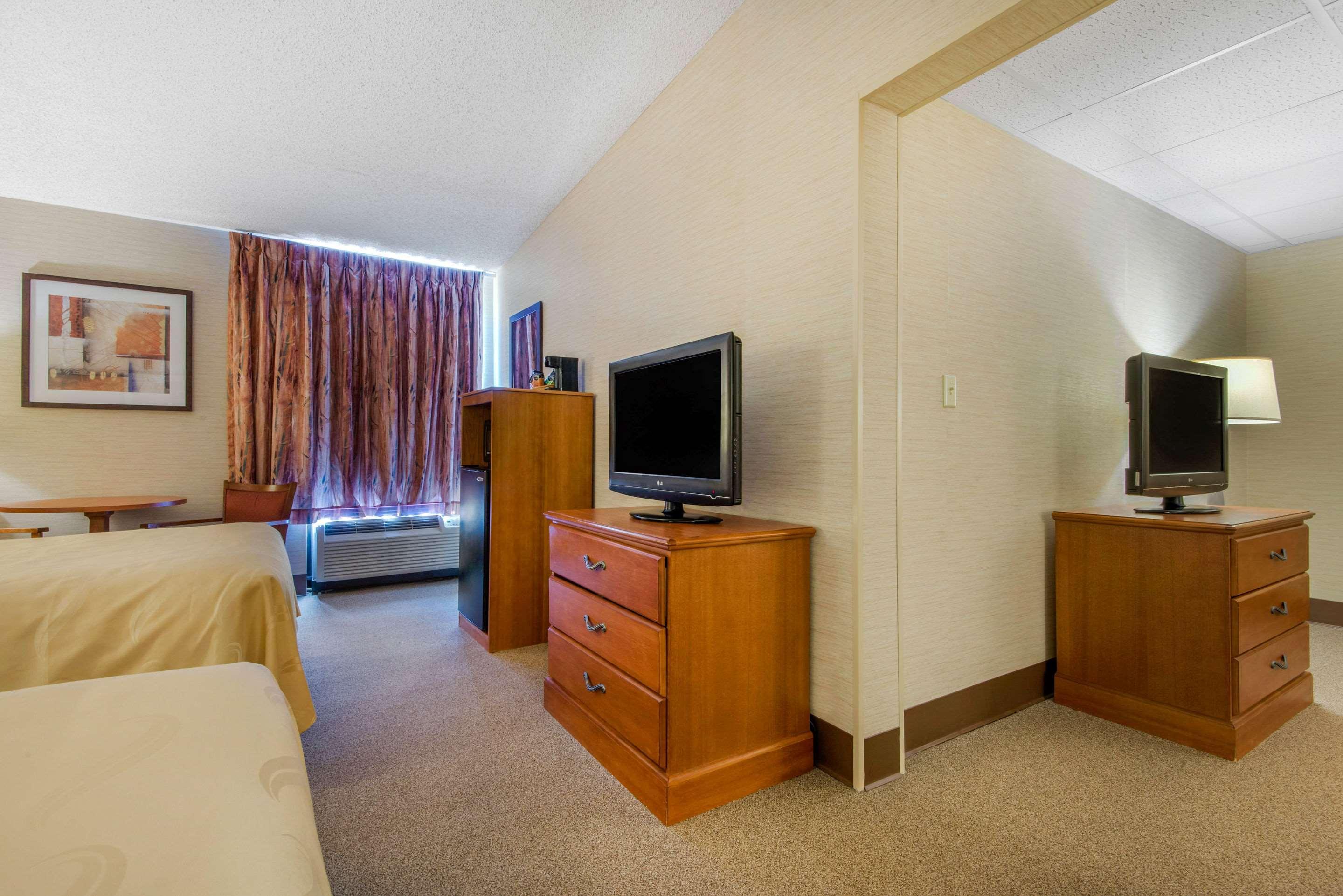 Quality Inn & Suites Mansfield Exterior photo
