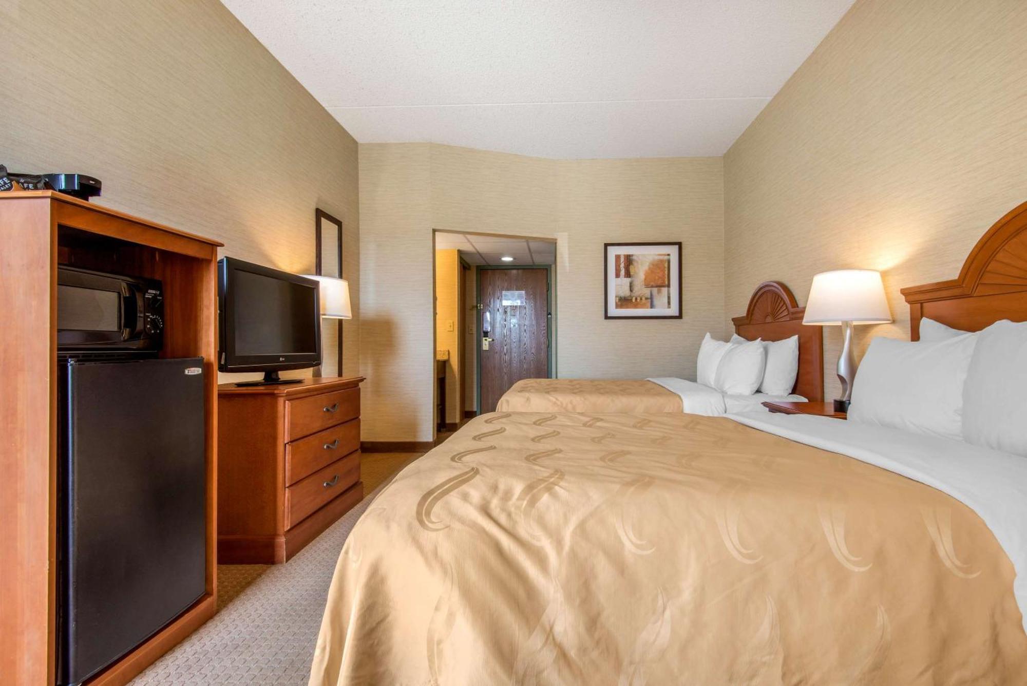 Quality Inn & Suites Mansfield Exterior photo