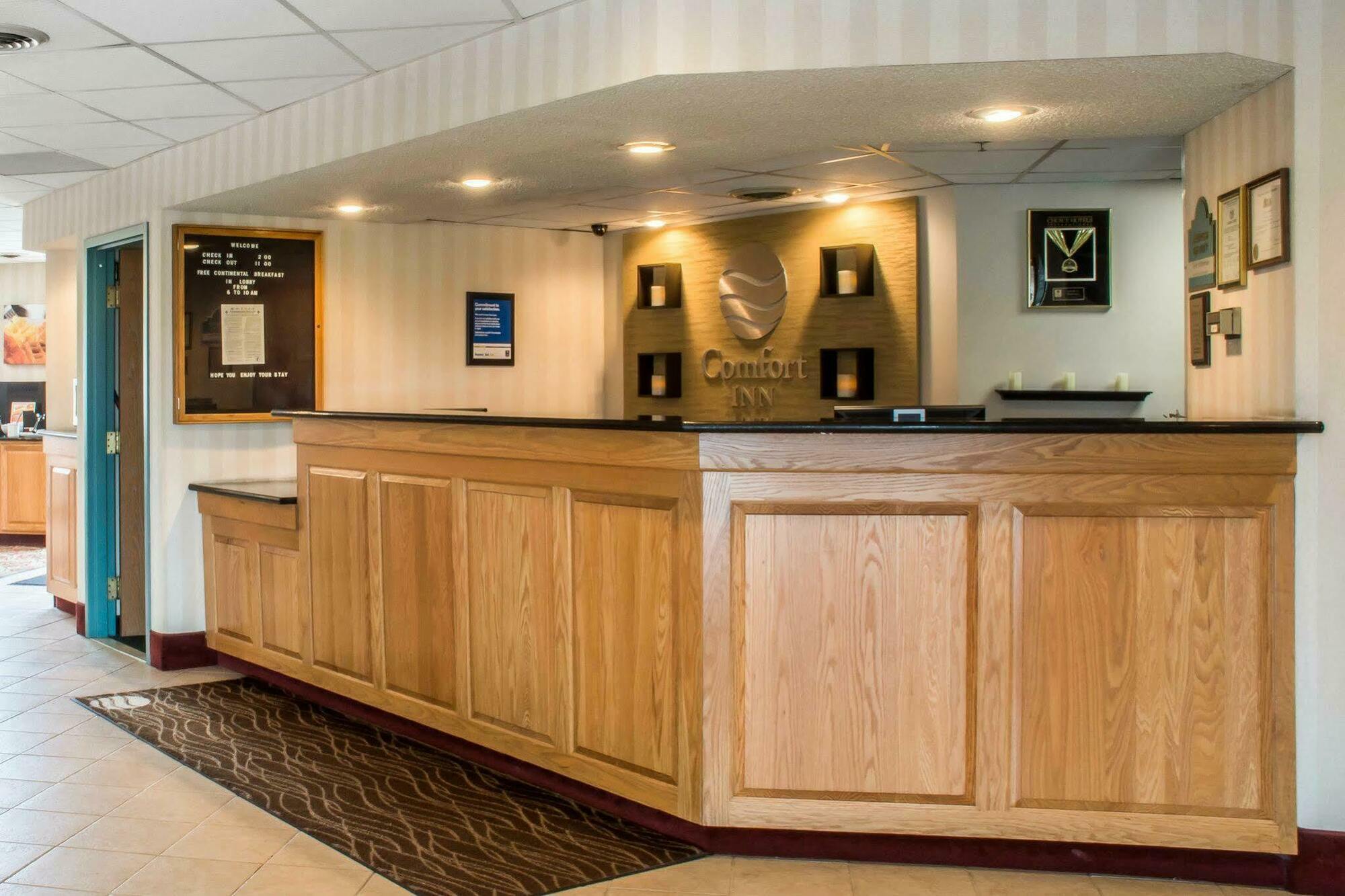 Quality Inn & Suites Mansfield Exterior photo